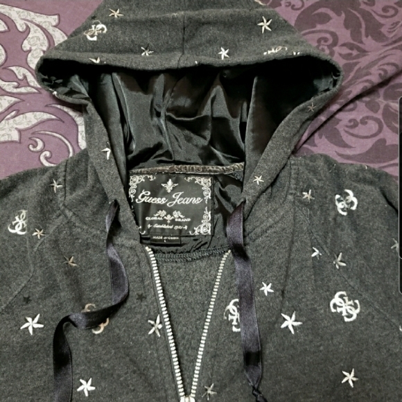 💫3/$30💫Guess Monogram Zip Hoodie - Picture 3 of 6